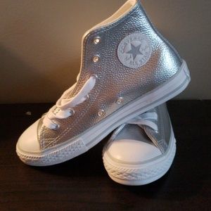 silver girl converse size 1